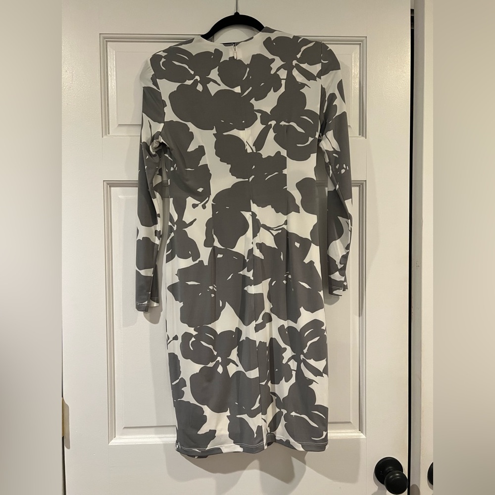 Calvin Klein Dress. Gray and White Floral. Size 6 Petite. Excellent condition